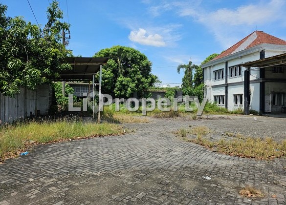 FOR SALE Woltermonginsidi warehouse, near Genuk Market and Kaligawe, 3072m2, Semarang. 2