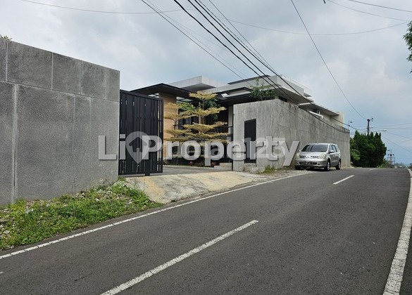 FOR SALE luxury house in Salatiga, ready to occupy, cool, Central Java. 2