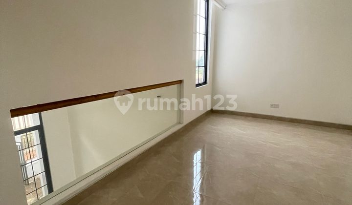 Dijual Rumah Hook Lavon 3, Daisan Lake Home, 4 Lantai 2