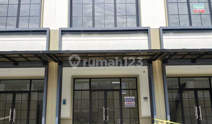 Disewakan Ruko Hudson, Gading Serpong. Rooftop + 2 Lantai, di Pusat Perbelanjaan Kota. Bebas Banjir.