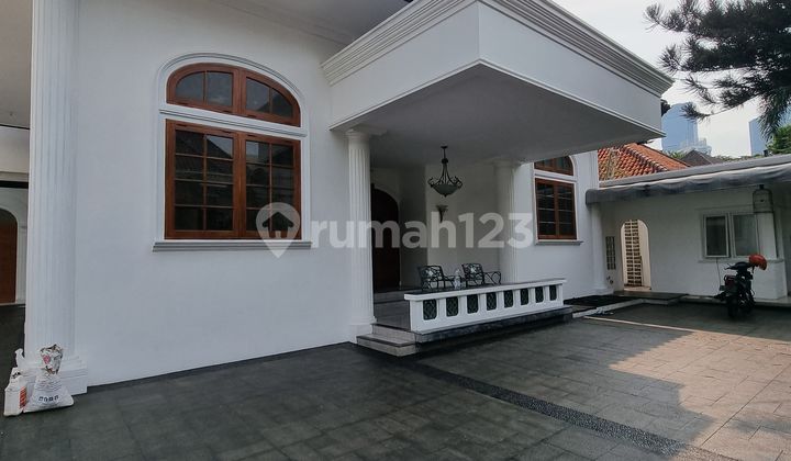For Rent! A Beautiful House At Menteng Jakarta Pusat With Private Pool 2
