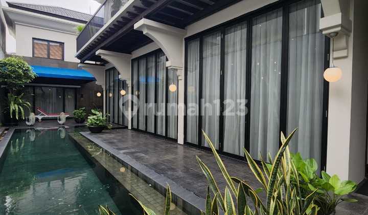 Beautiful House With Private Pool At Pondok Indah