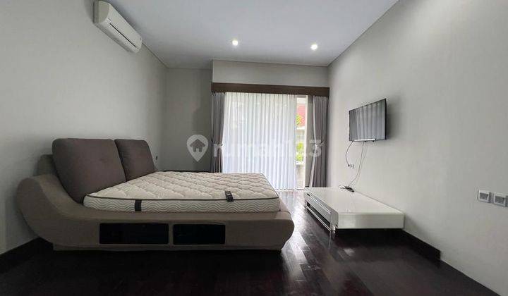 Dalam Townhouse Modern Furnished di Pejaten Jakarta Selatan 2