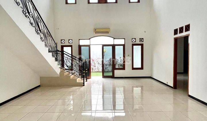 Bisa Dijadikan Kantor 275 Jt Rumah 5br Dan Parkir Luas 1