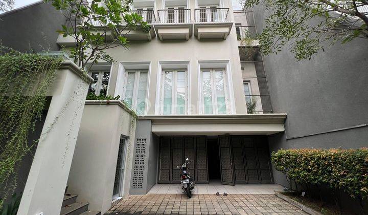 Modern, Quite Street, Good Location House in Kemang Selatan  2