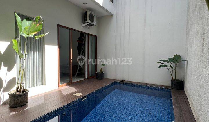 Rumah Modern 2 Lantai Furnished Siap Huni di Kemang 2