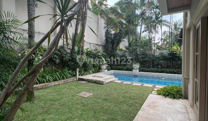 Modern Townhouse 3BR in Kemang  1