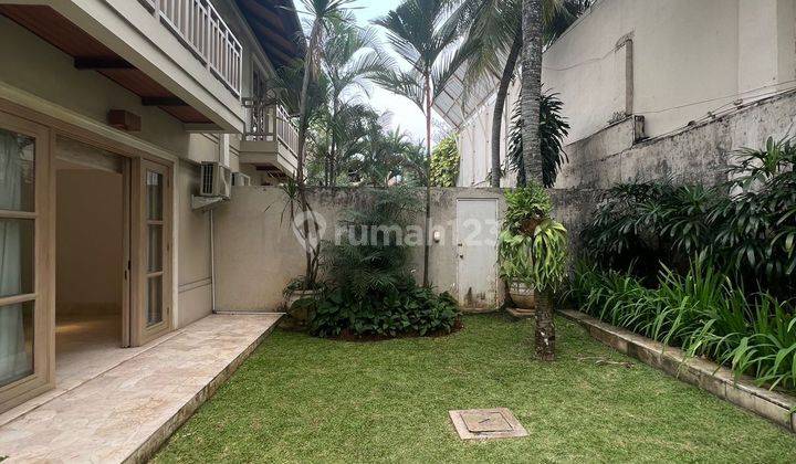 Modern Townhouse 3BR in Kemang  2