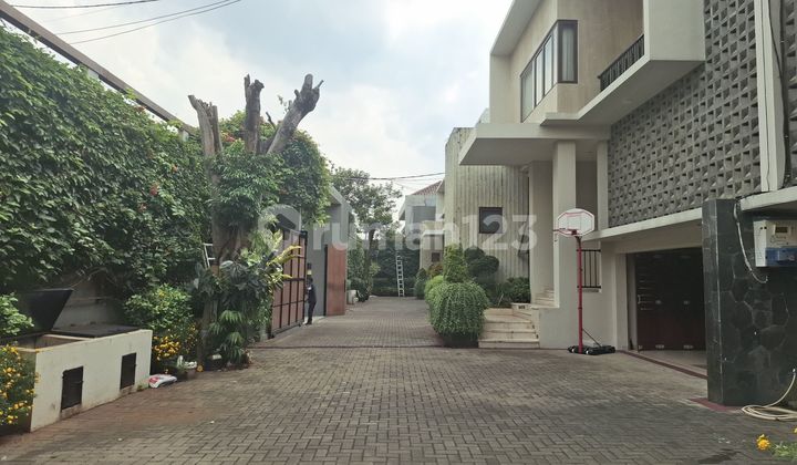 Disewakan Rumah Dalam Compound Dengan Kolam Renang Dan Taman Kemang Jakarta Selatan Disewakan Rumah Dalam Compound Dengan Kolam Renang Dan Taman Kemang Jakarta Selatan