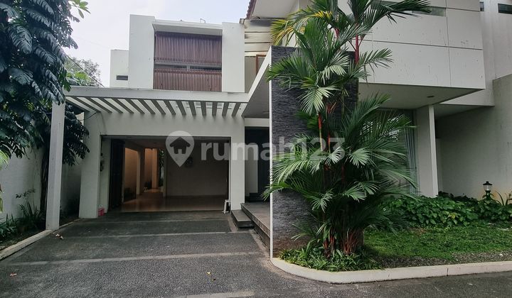 For Rent House with Swimming Pool and Garden in Kemang, South Jakarta 2