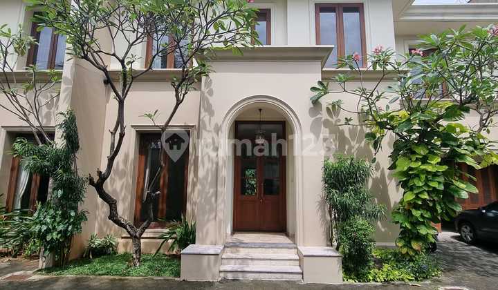 For Rent: American Classic House in Kemang Compound For Rent: American Classic House in Kemang Compound