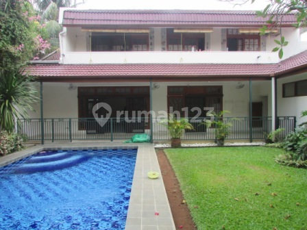 For Rent House in Kemang Dalam with Swimming Pool and Garden