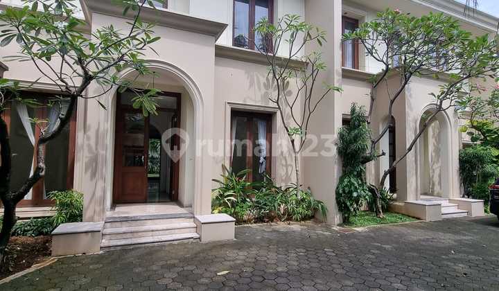 For Rent: American Classic House in Kemang Compound For Rent: American Classic House in Kemang Compound