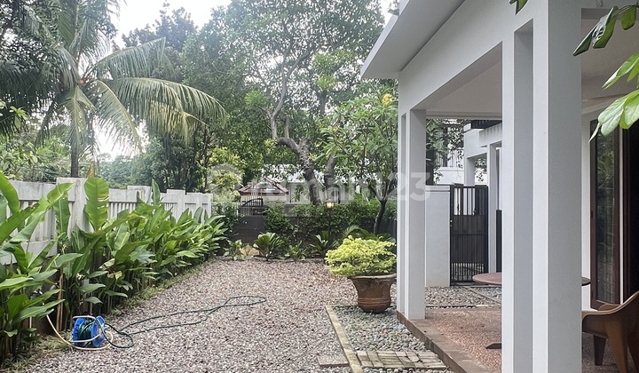 Hadap Selatan Rumah Dalam Komplek Furnished 1