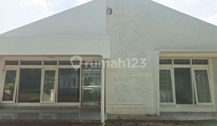 House for Rent with Swimming Pool in Kemang Dalam Unfurnished (Can Be Used for Office) House for Rent with Swimming Pool in Kemang Dalam Unfurnished (Can Be Used for Office)