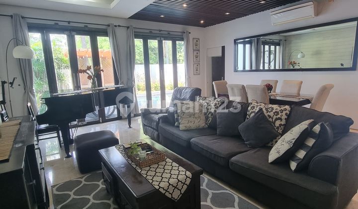 Dijual Cepat Rumah di Kebagusan 2 Lantai dengan Taman dan Kolam Renang 2