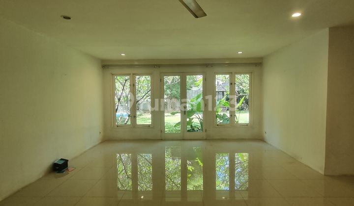 For Rent House With Large Yard In Kemang South Jakarta 2
