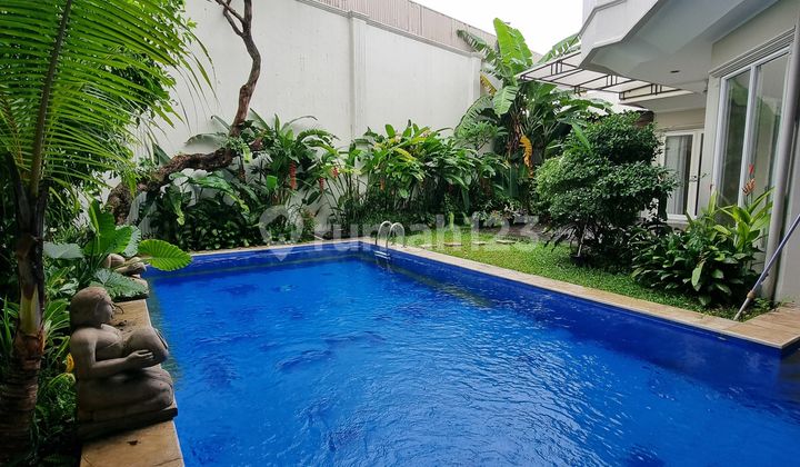 A House In Compound Cipete For Rent