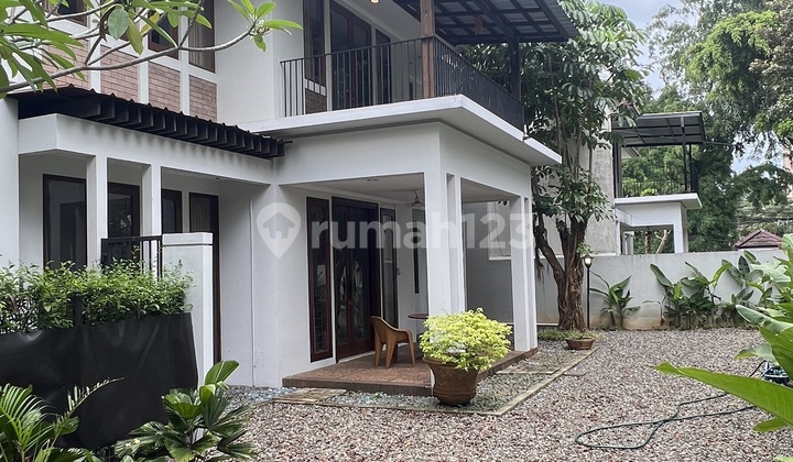 Hadap Selatan Rumah Dalam Komplek Furnished 2