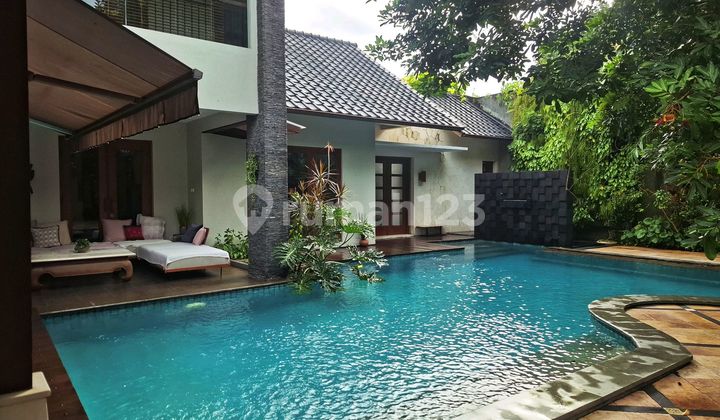 Tropical House For Rent with Garden and Swimming Pool, Spacious Parking, Fully Furnished