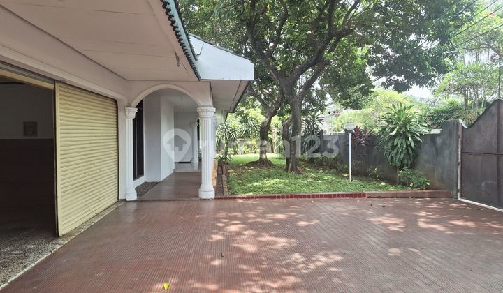 For Rent House With Swimming Pool In Kemang Can Be Used For Office / Business For Rent House With Swimming Pool In Kemang Can Be Used For Office / Business