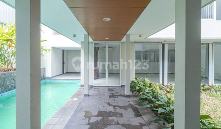 House For Rent In Kuningan Area With Private Pool & Rooftop