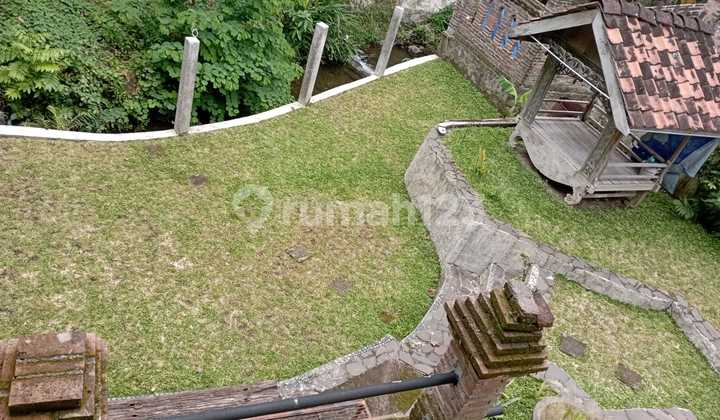 Rumah Klasik Pedesaan Palagan Pinggir Kali 2