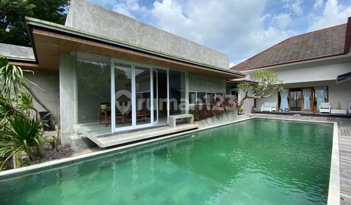 Luxury Home Palagan View Clear Water Villa Concept