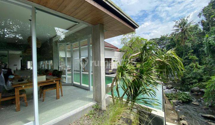 Rumah Mewah View Air Jernih Konsep Villa  1