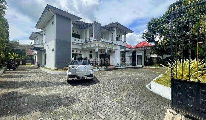 Rumah Villa Kolam Renang Tanah Luas Lega 2