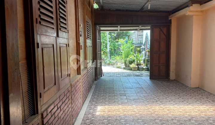 Rumah Klasik Kayu Pedesaan 1000 Meter 3