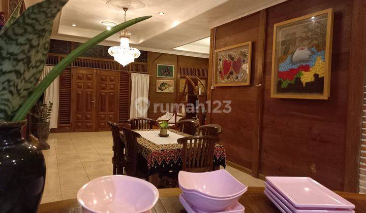 Rumah Klasik Kayu Pedesaan 1000 Meter 10
