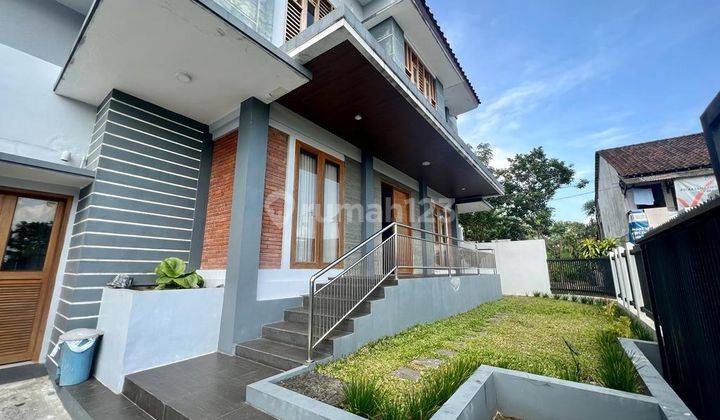 Rumah Kolam Renang Jalan Palagan Luas 450m² 2