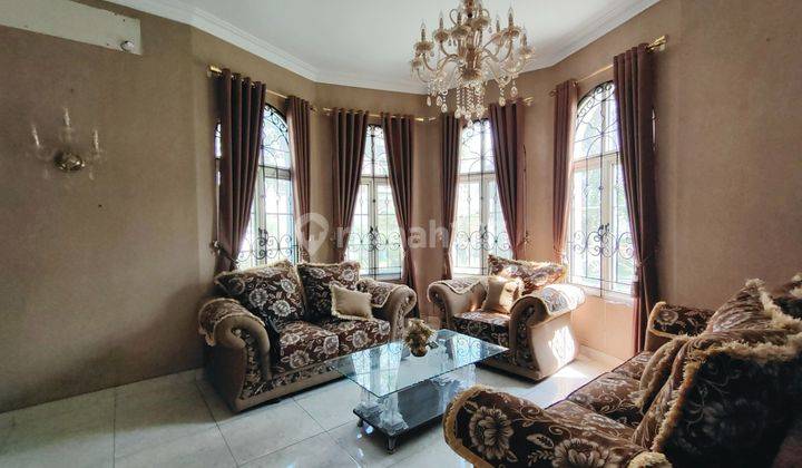 Rumah Mewah Dijual Cepat Luas 300 m² Hook 5