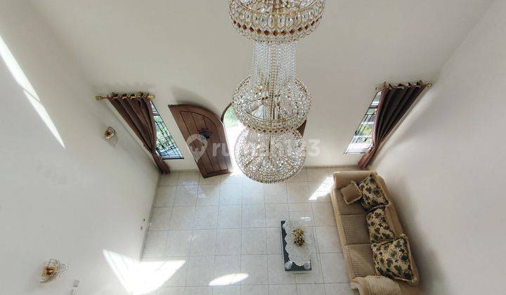 Rumah Mewah Dijual Cepat Luas 300 m² Hook 9