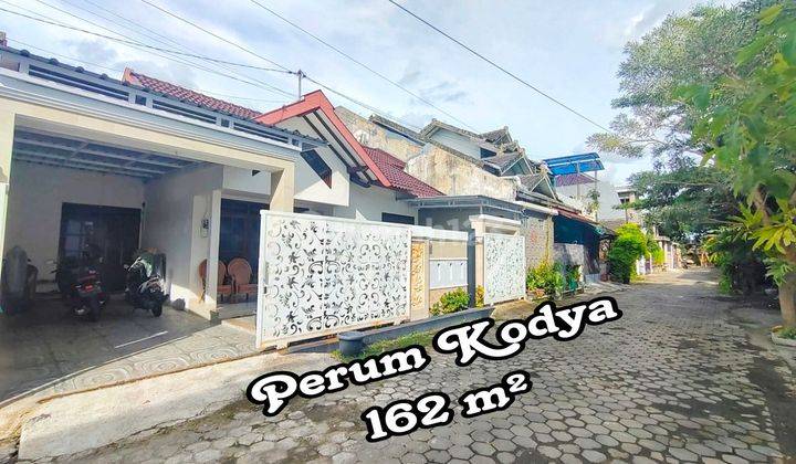 Rumah Dalam Kota Dalam Perumahan Lantai 1 1