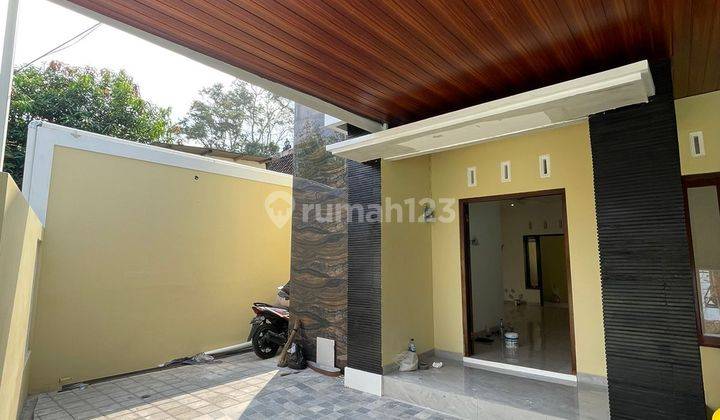 Rumah Maguwoharjo Siap Huni Parkir 2 Mobil 2