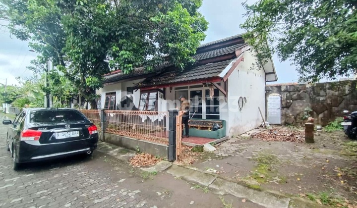 House for Sale in Maguwo, 200 sqm, Best Price 2