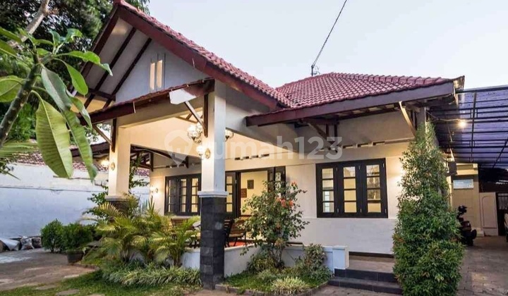Rumah Luas Dalam Benteng Kraton Kodya Jogja  2