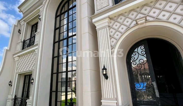 Rumah Amerikan Klasik Baru Full Furnished