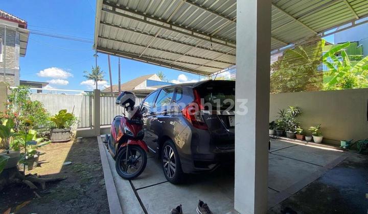 Kaliurang House Near Main Road with Good Access 2