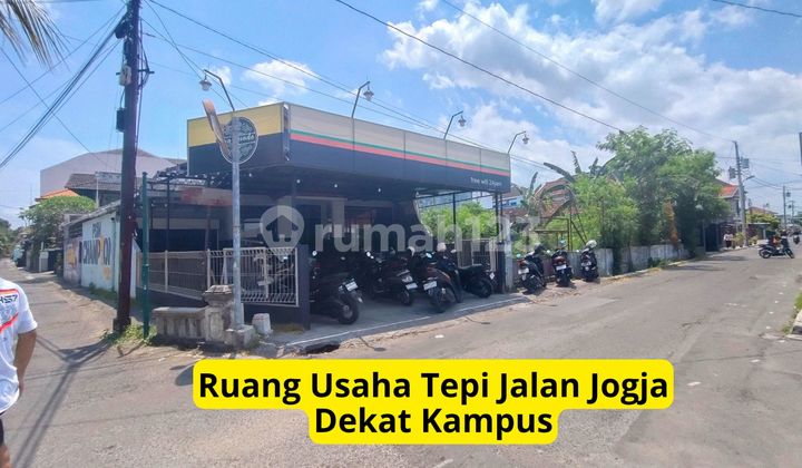 Ruang Usaha Tepi Jalan Raya Dekat Kampus Kodya Ruang Usaha Tepi Jalan Raya Dekat Kampus Kodya