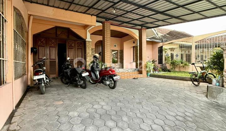 Rumah Dengan Tanah Luas Maguwoharjo 290 Meter  2
