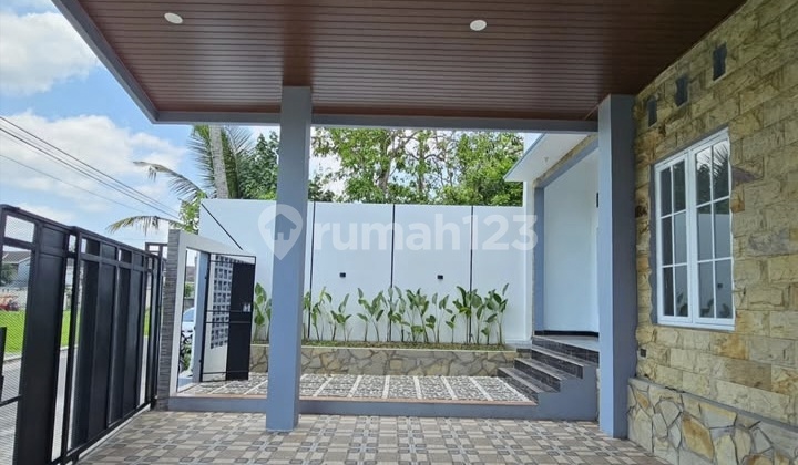 Mountain and Rice Field View House in Kaliurang, Yogyakarta 2