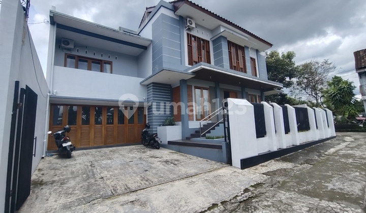 Rumah Mewah Dekat Jalan Palagan Luas 440m²