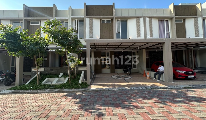 Elite Housing Near UGM Ready to Occupy 4 Bedrooms