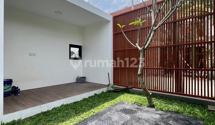 Rumah Kolam Renang Dekat Upn Condong Catur 2