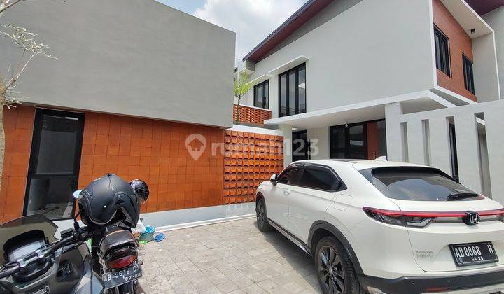 Rumah Klasik Modern Jalan Kaliurang Km 9 Yogyakarta 2