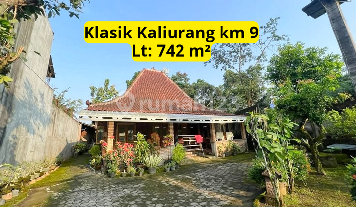 Rumah Etnik Jalan Kaliurang Dengan Tanah Luas