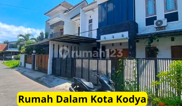 City House in Nitikan, Umbul Harjo Timur, RS Wirosaban City House in Nitikan, Umbul Harjo Timur, RS Wirosaban